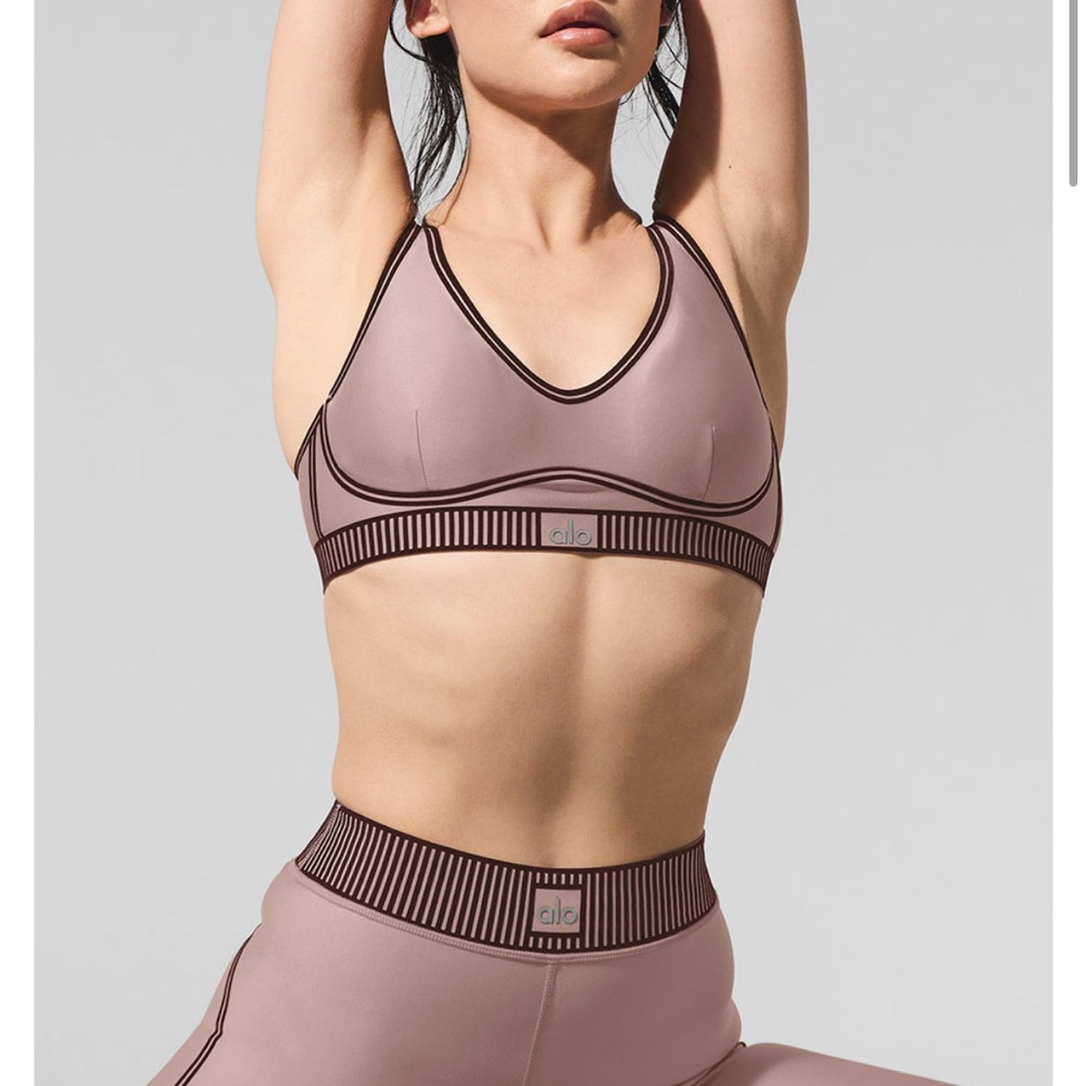 ALO YOGA SET TAUPE
